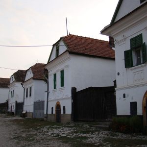 Rimetea---old-traditional-houses-1